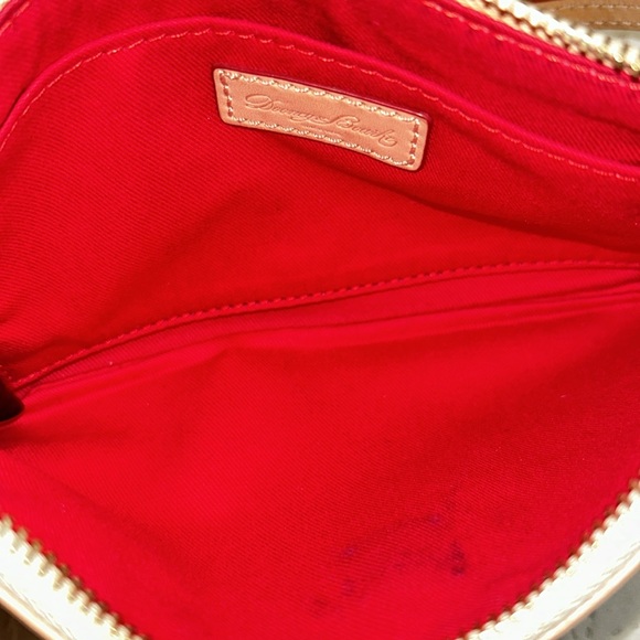 Beautiful Dooney & Bourke Large Slim Wristlet - Picture 4 of 9